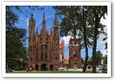 (63/138): Kościół św Anny i kościół Bernardynów w Wilnie