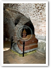 (69/77): Toruń-zamek podziemia