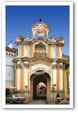 (5/138): Brama przed kościołem Bazylianów