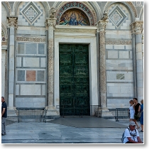 (74/124): piza_katedra_portal_(21).jpg